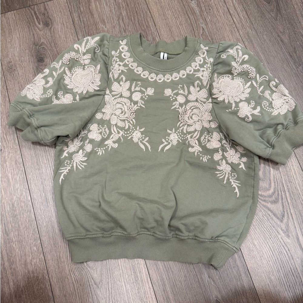 Anthropologie Green Floral Embroidered Short Sleeve Sweatshirt XS